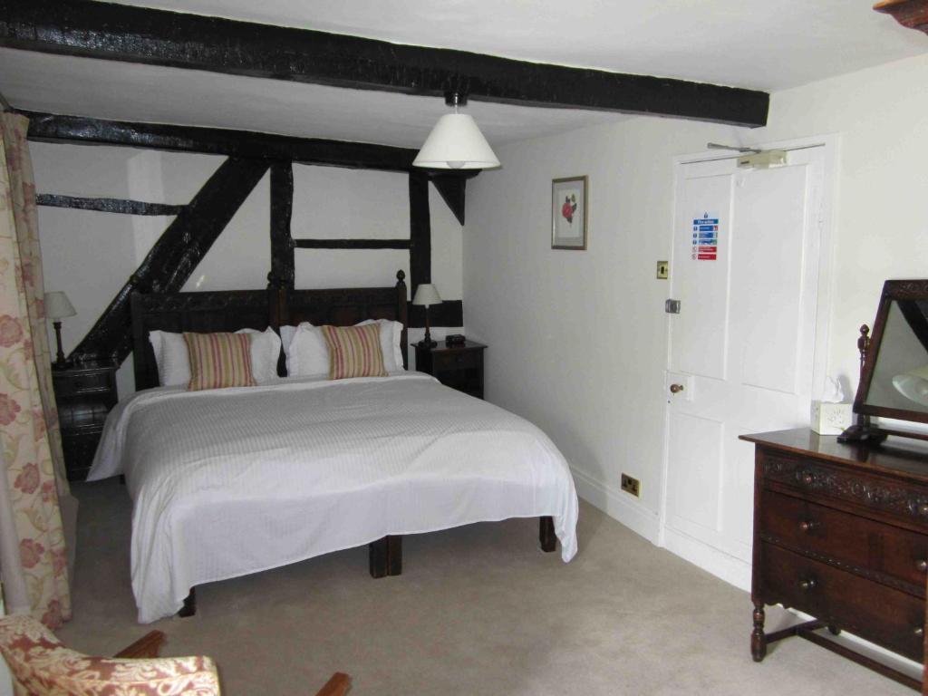 The Three Cocks Coaching Inn Glasbury Bilik gambar